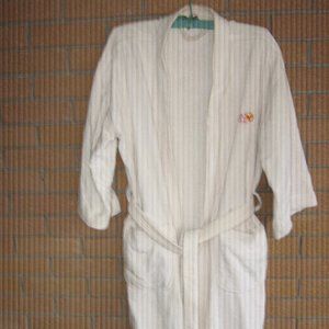 Casino Rama Plush White Bath Robe